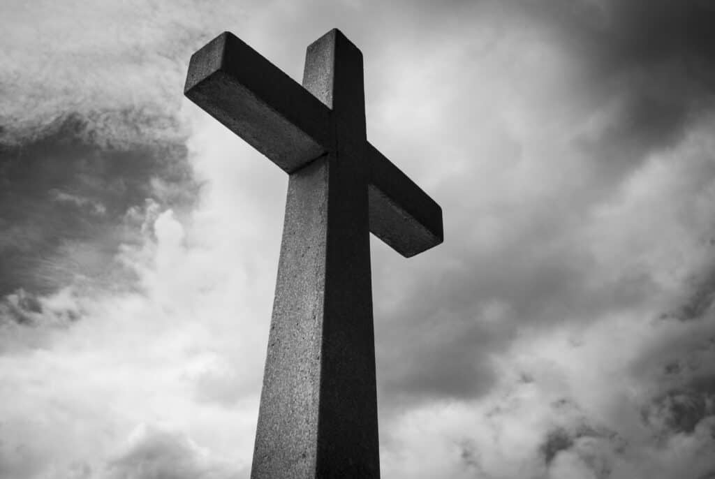 An grayscale image of a cross.